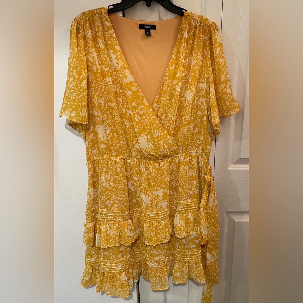 Simply Vera Vera Wang Yellow Patterned Wrap Blouse